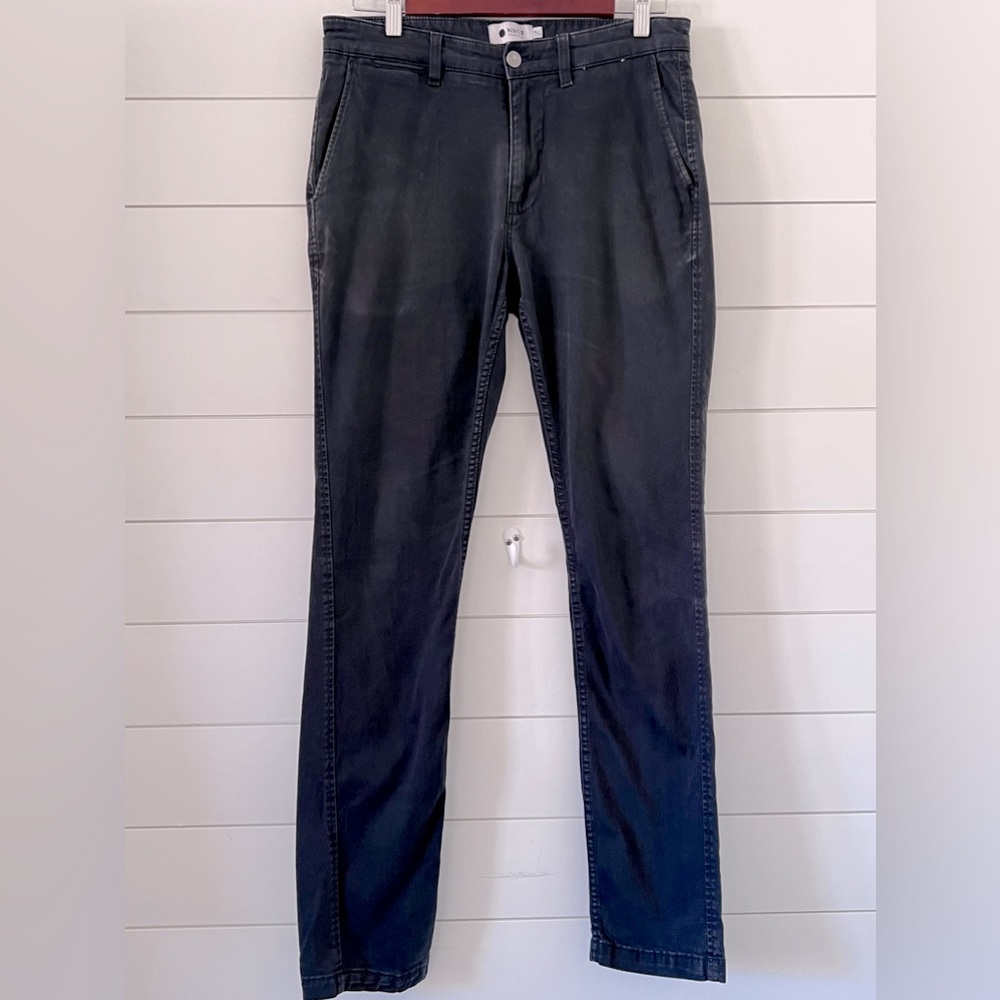 NN07 No Nationality 30/31(hemmed) Marco Navy Chinos